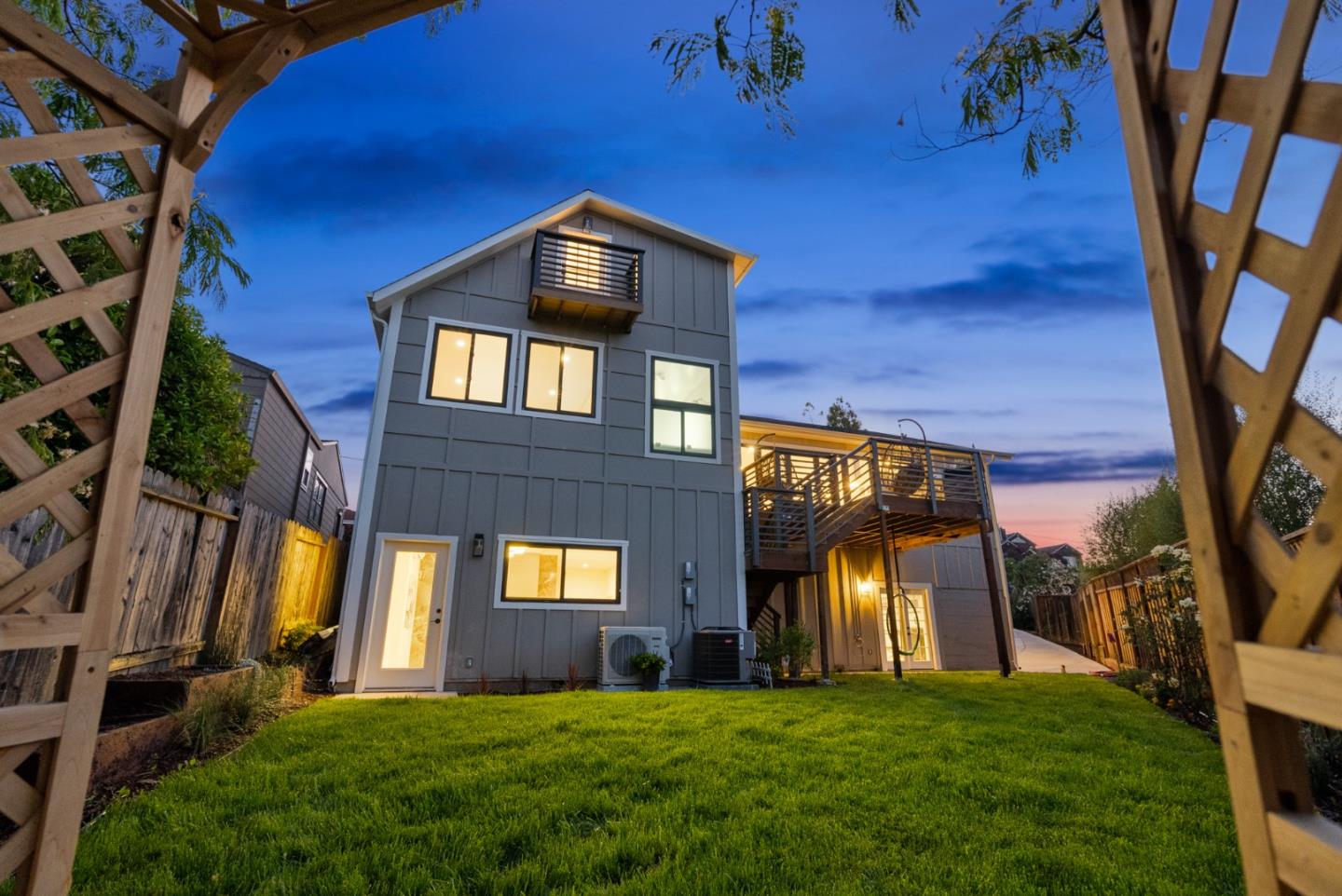 125 Garnet AVE