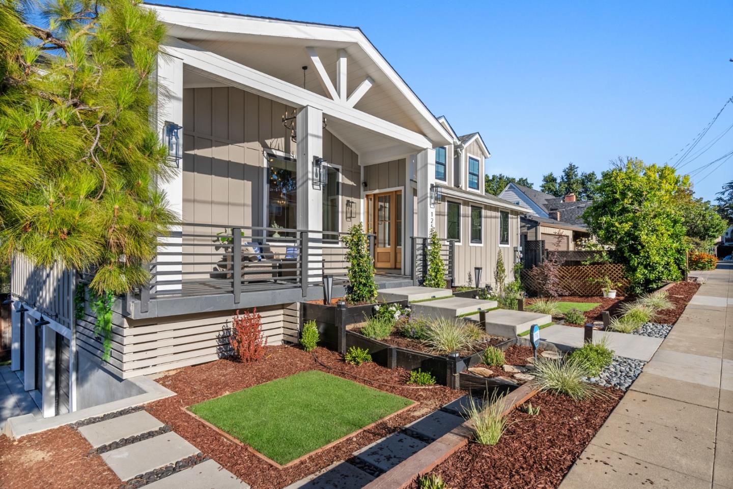 125 Garnet AVE