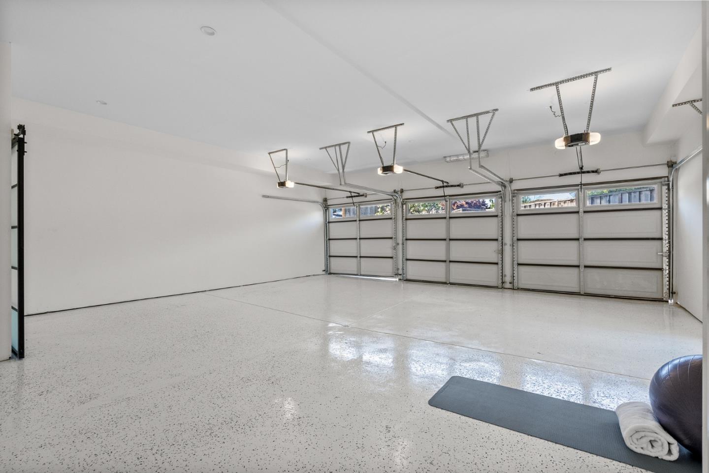 125 Garnet AVE