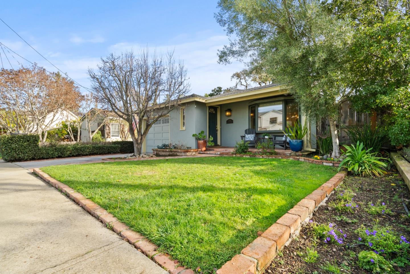 2133 Greenwood AVE