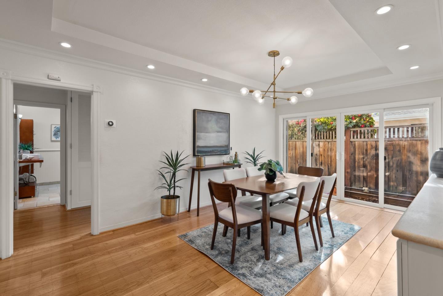 2133 Greenwood AVE