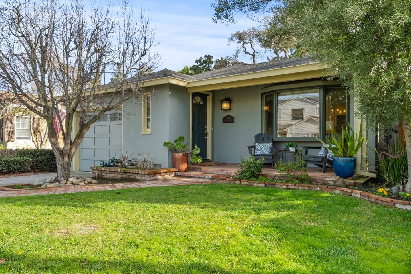 2133 Greenwood AVE
