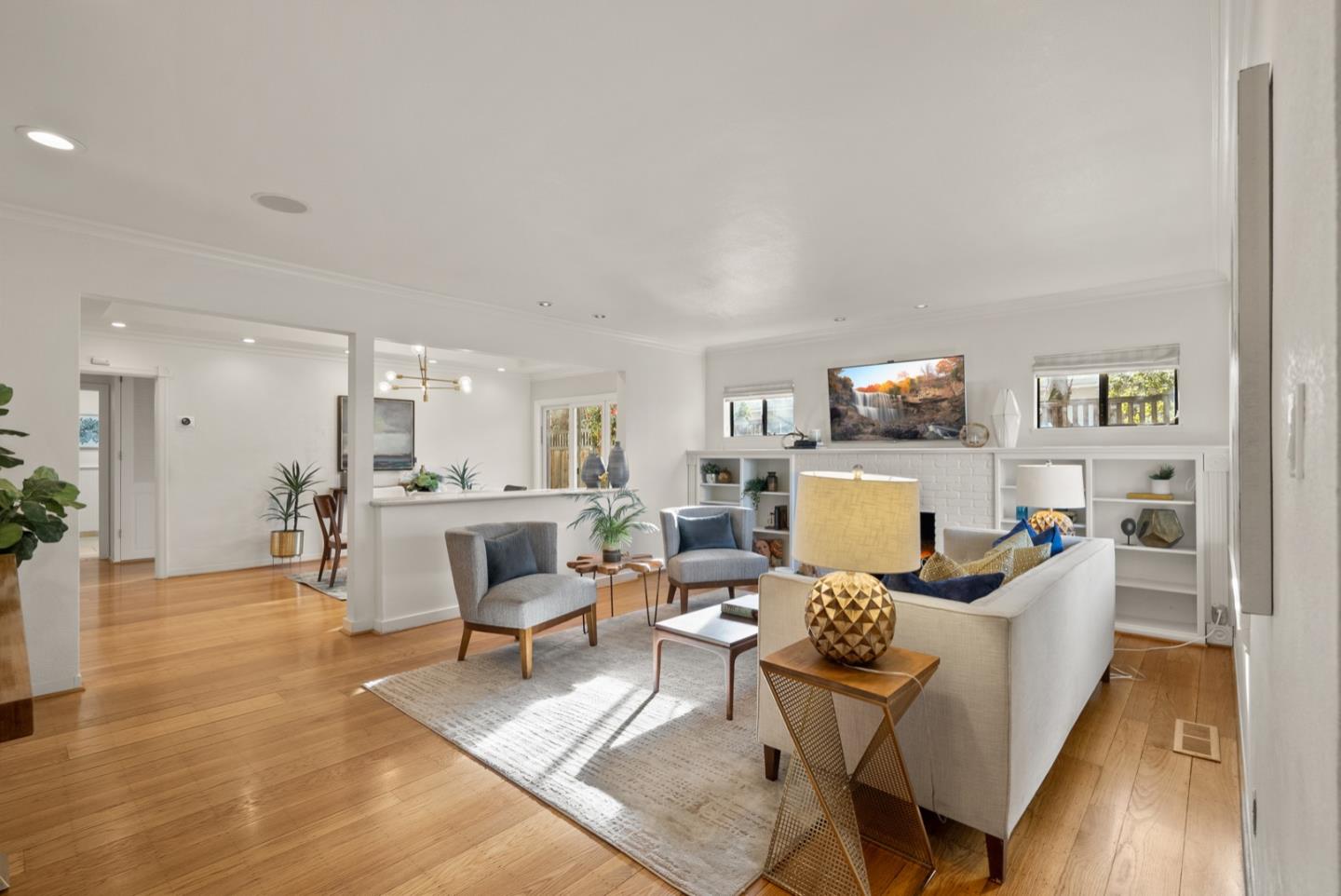 2133 Greenwood AVE