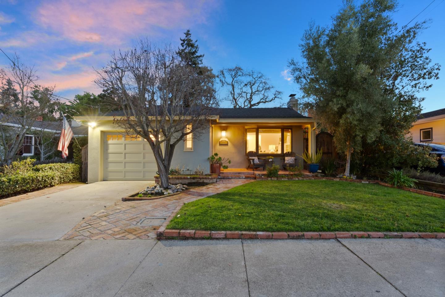 2133 Greenwood AVE