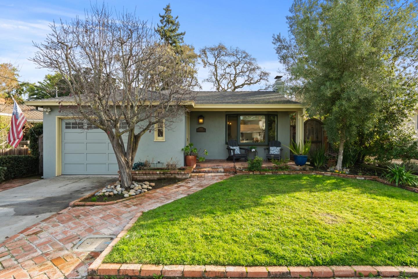 2133 Greenwood AVE