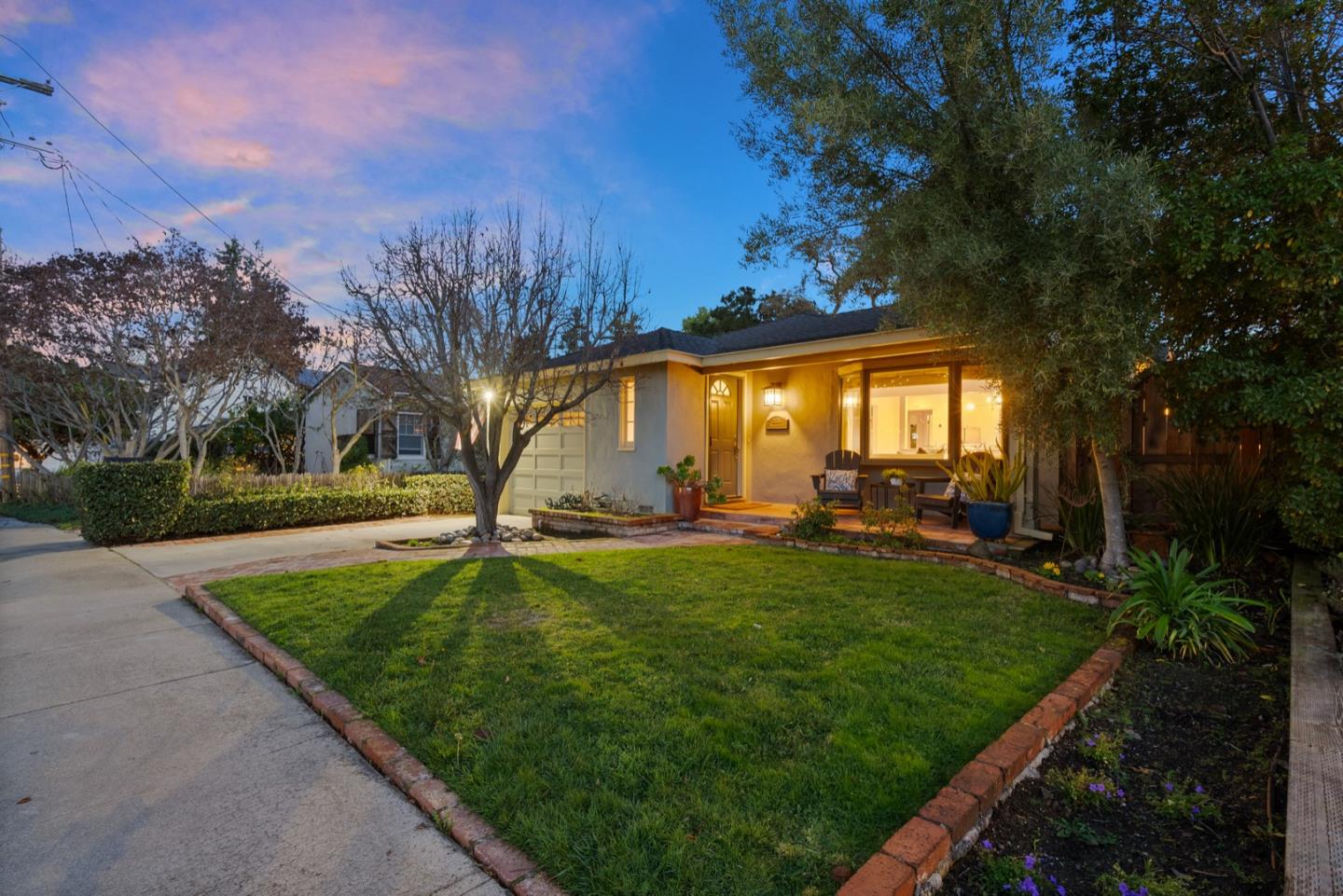 2133 Greenwood AVE