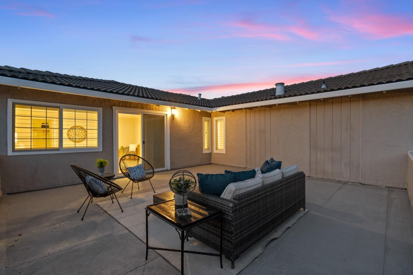 1011 Crestview DR