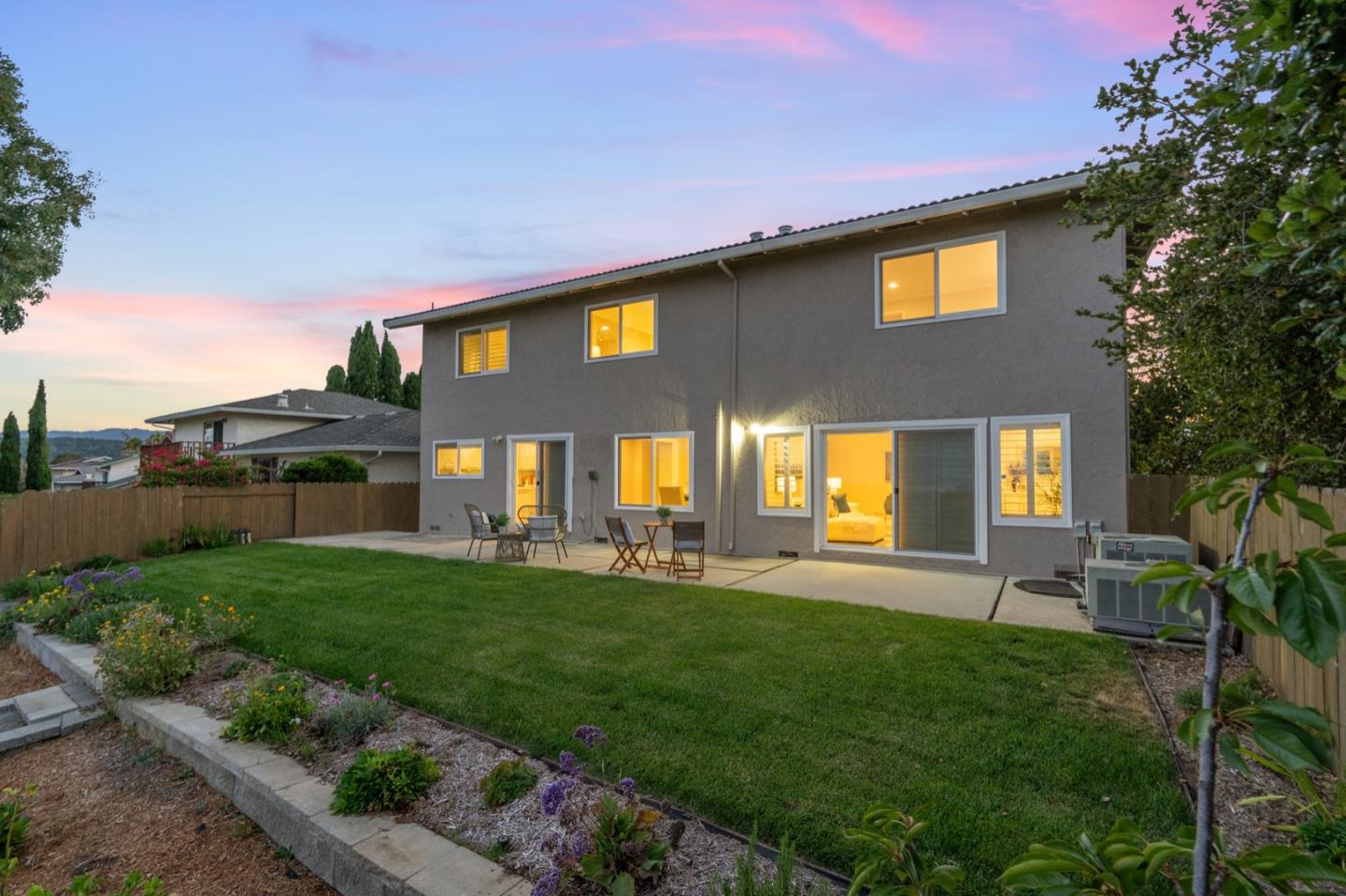1011 Crestview DR