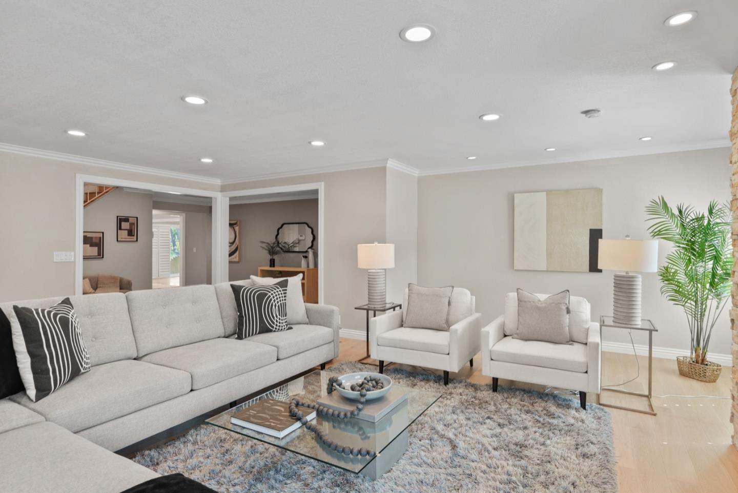 1011 Crestview DR