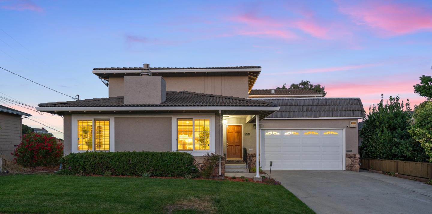 1011 Crestview DR