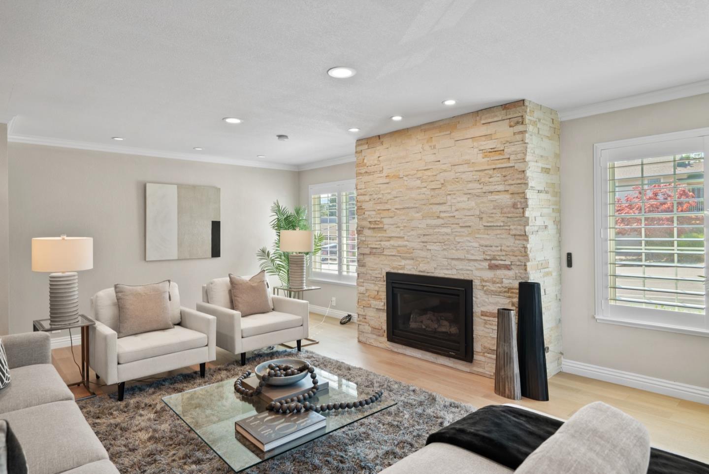 1011 Crestview DR
