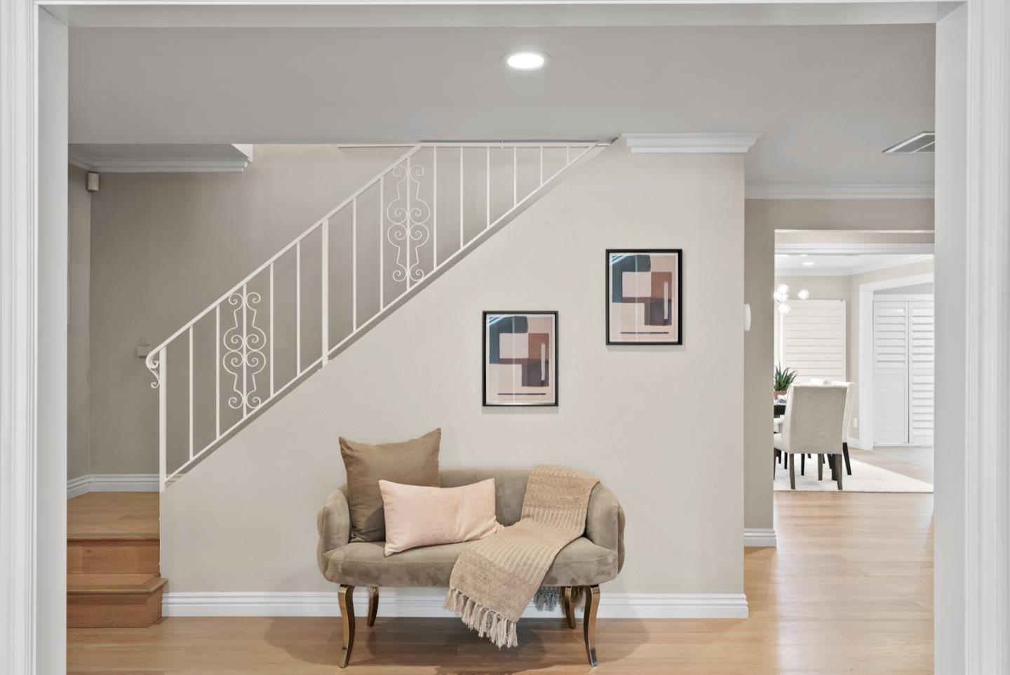 1011 Crestview DR