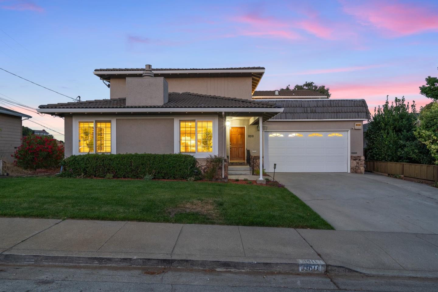1011 Crestview DR