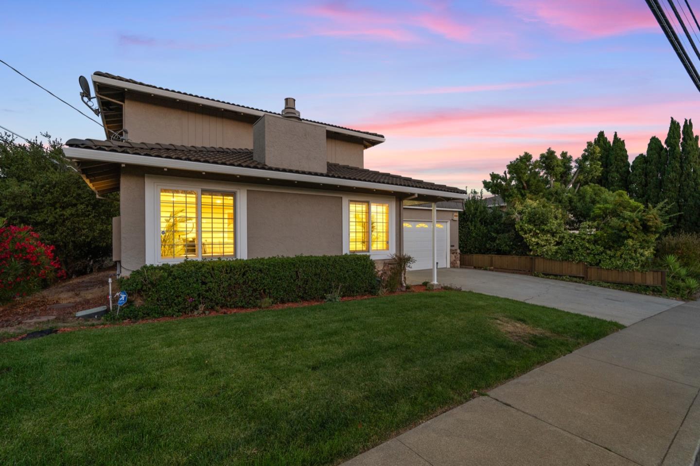 1011 Crestview DR
