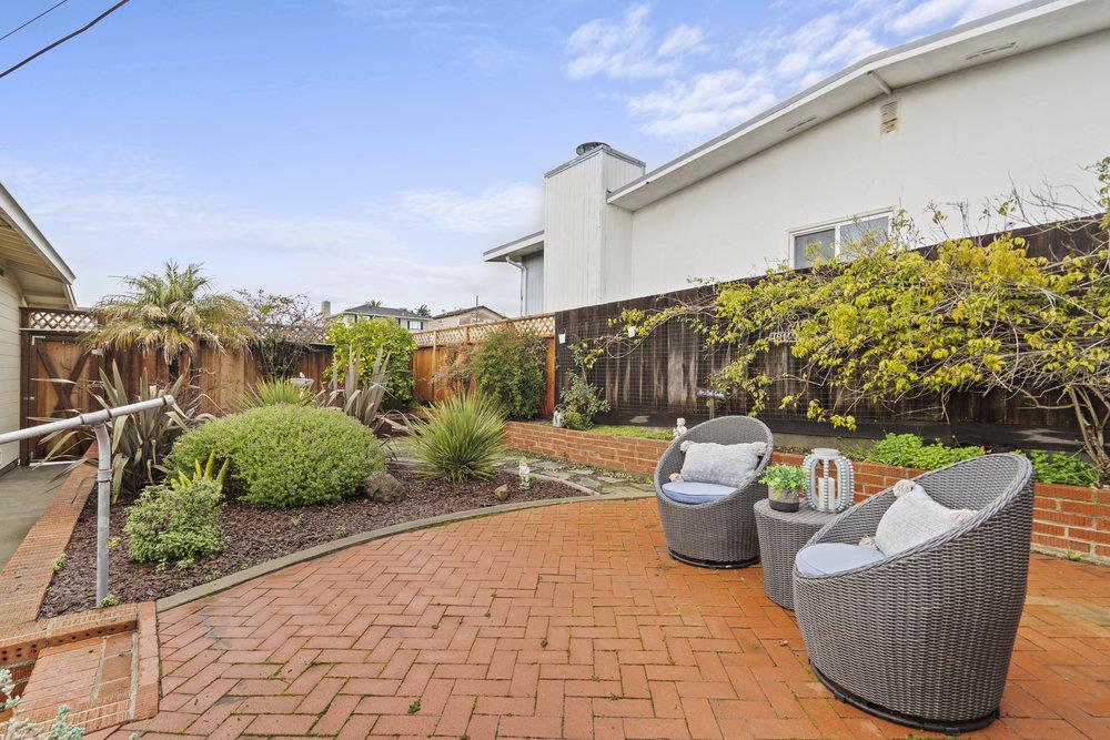 2 Emerald CT