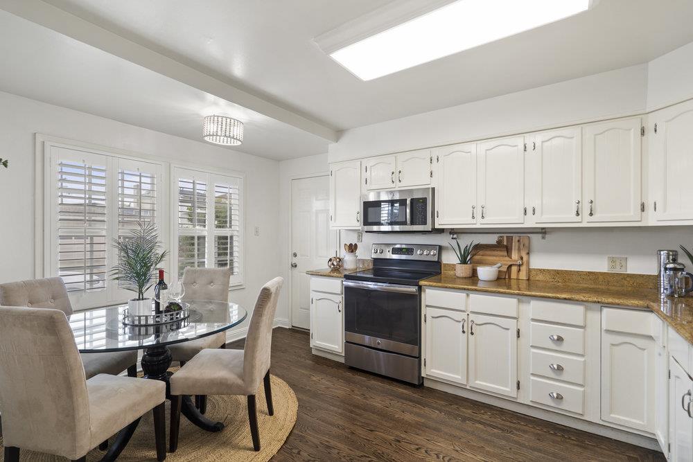 2 Emerald CT