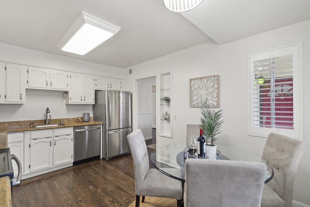 2 Emerald CT