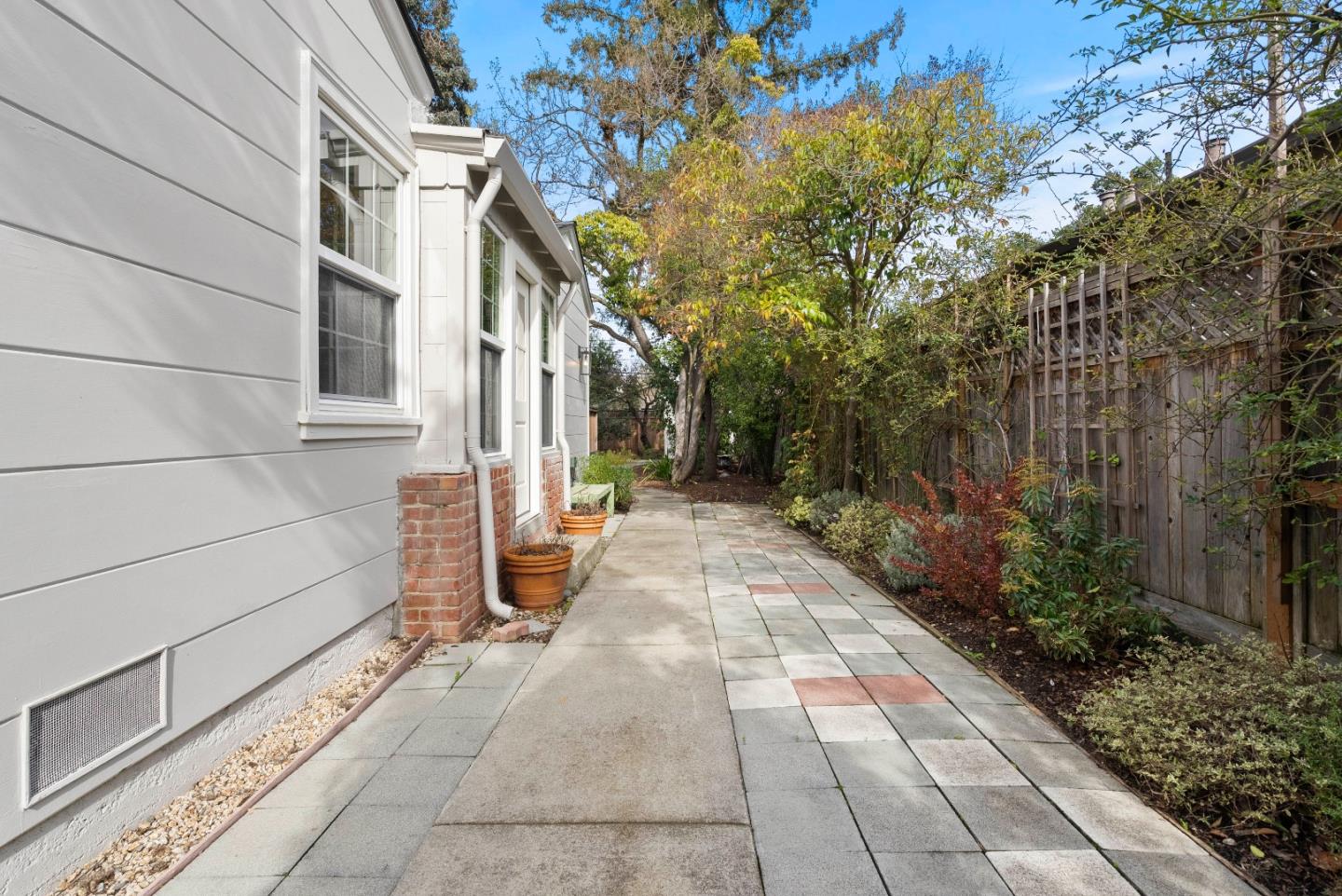 245 King ST
