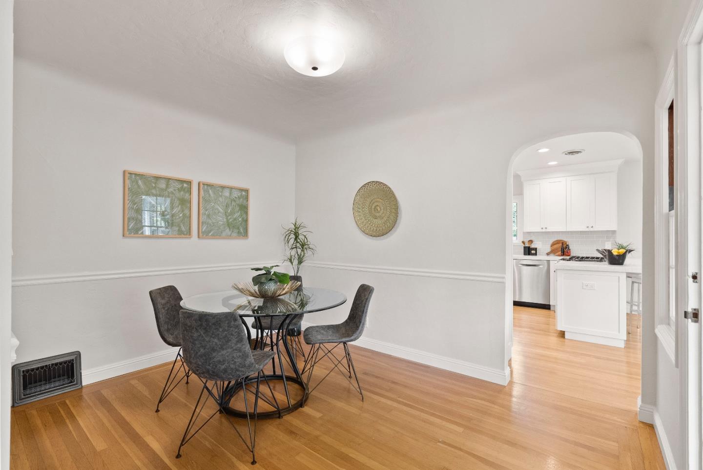 245 King ST