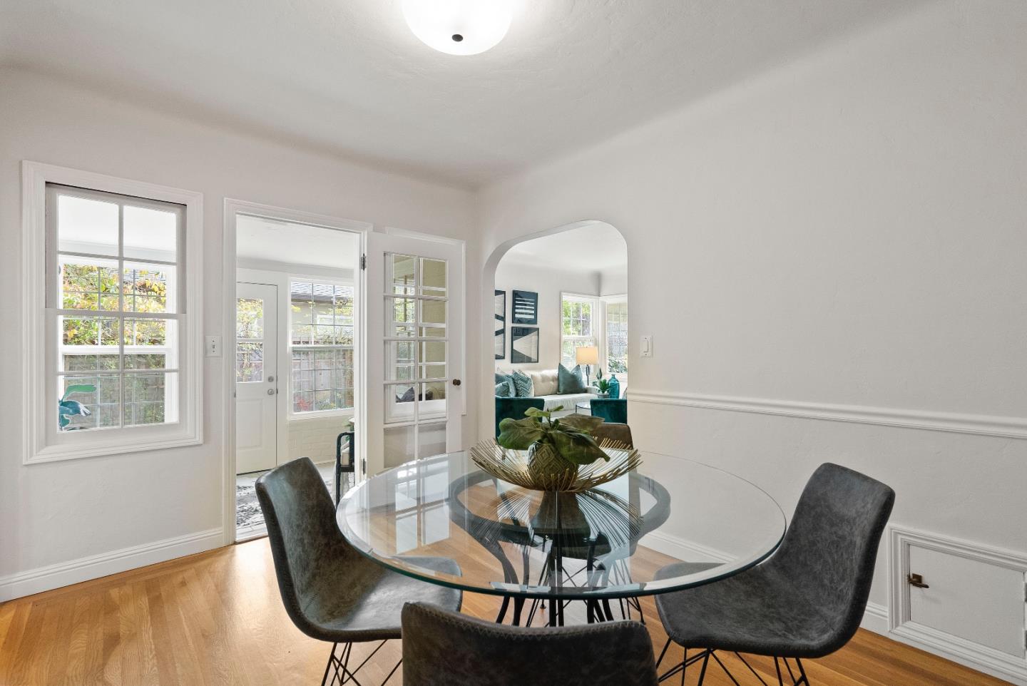 245 King ST