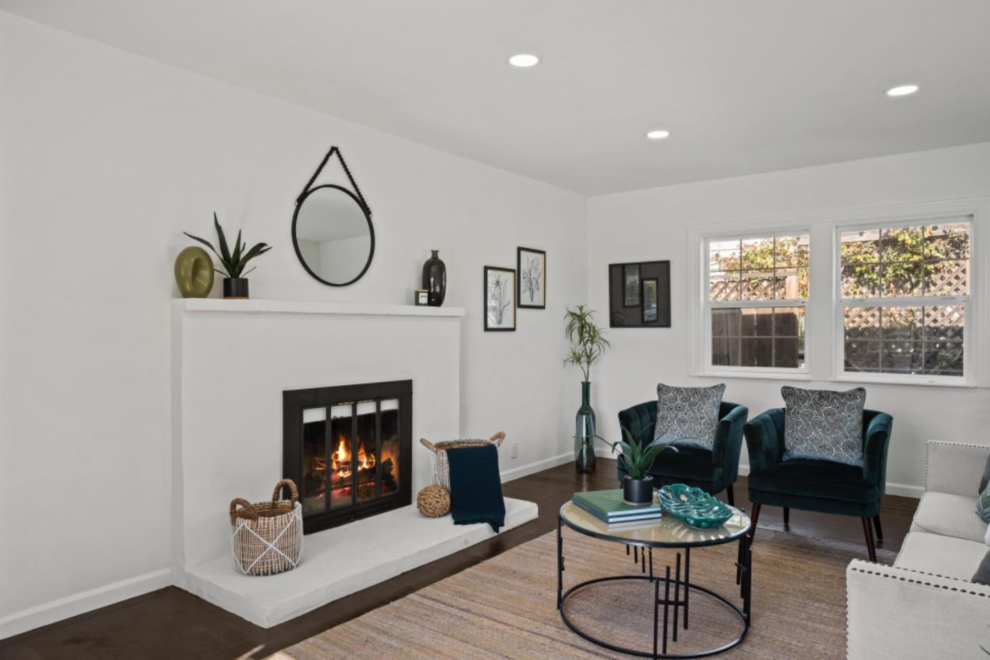 611 Novak DR