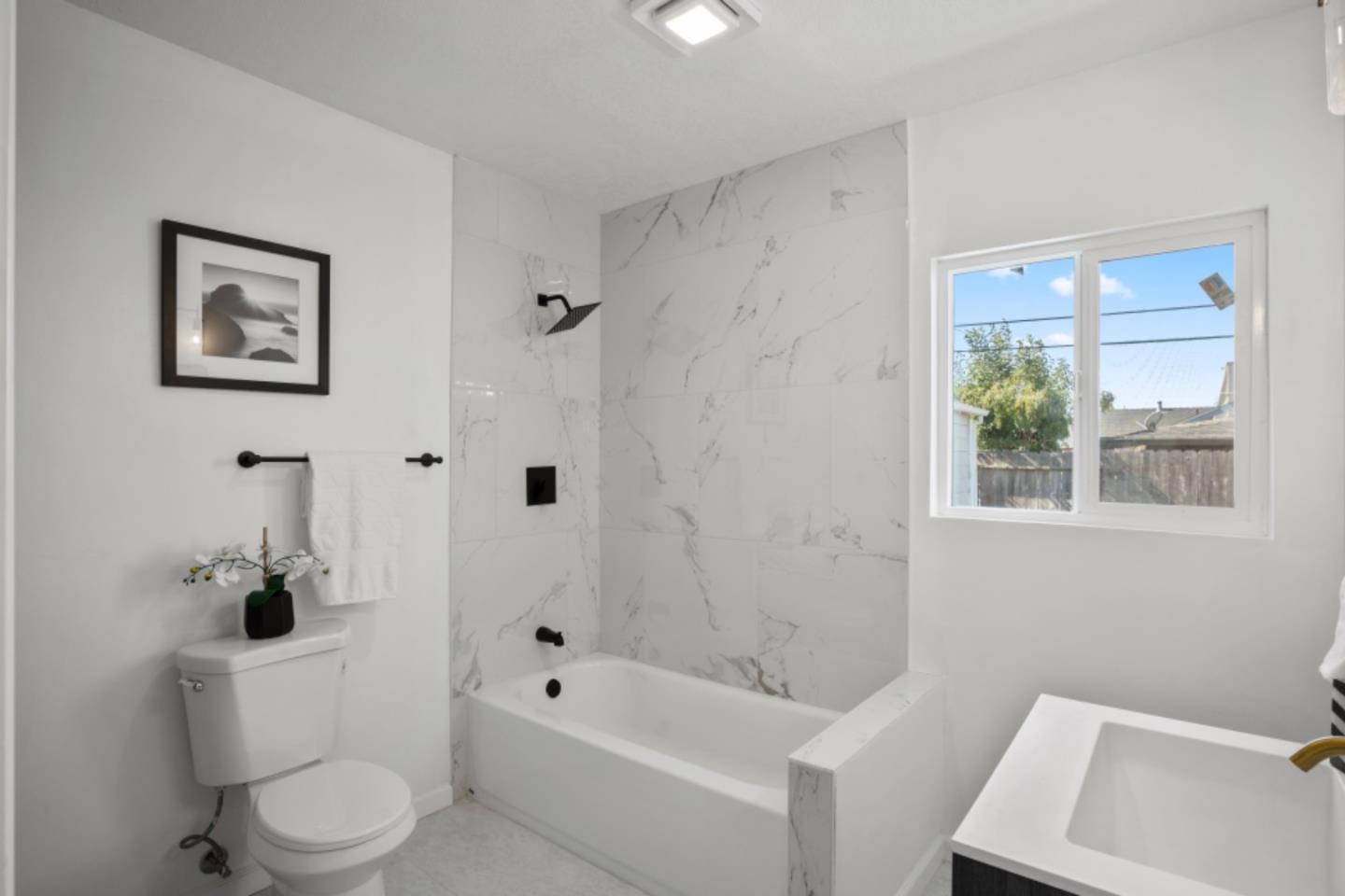 611 Novak DR