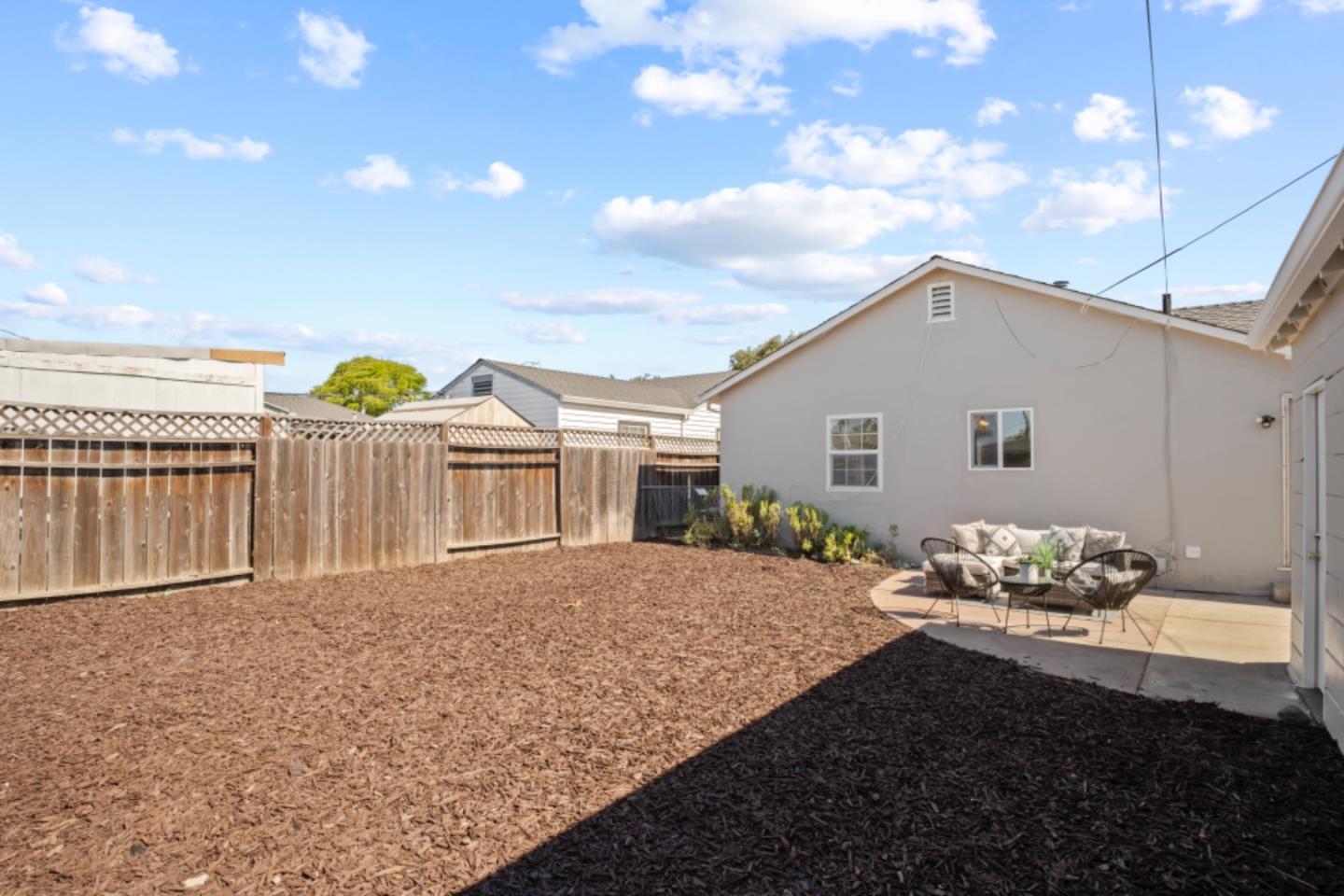 611 Novak DR