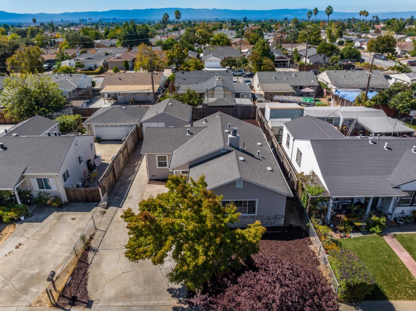 611 Novak DR