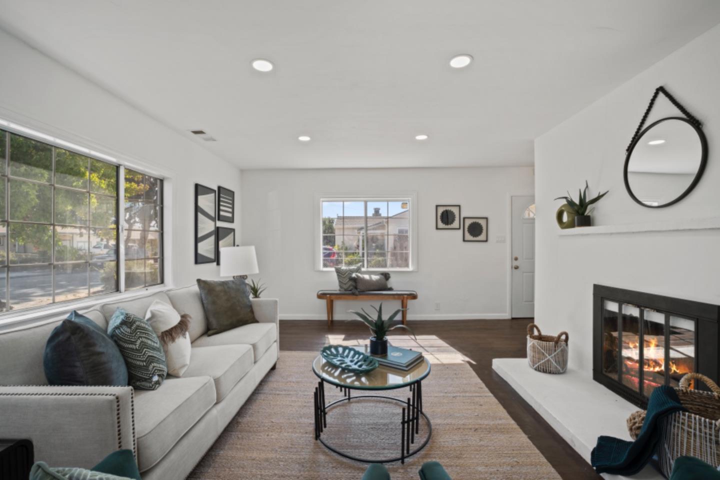 611 Novak DR