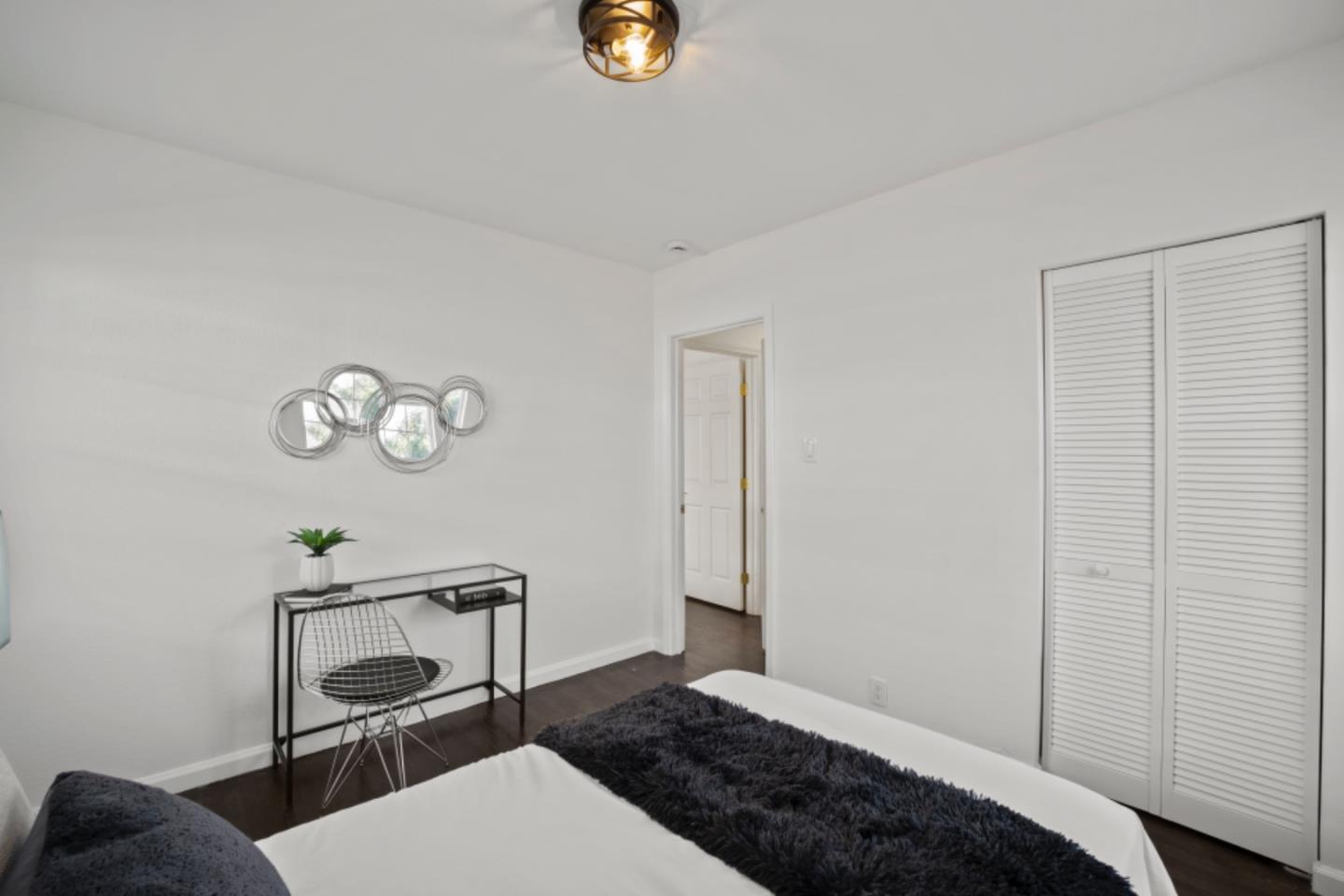611 Novak DR