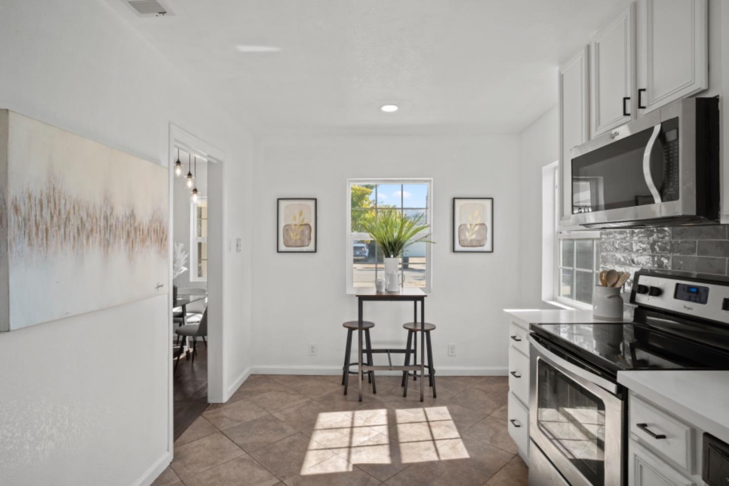 611 Novak DR