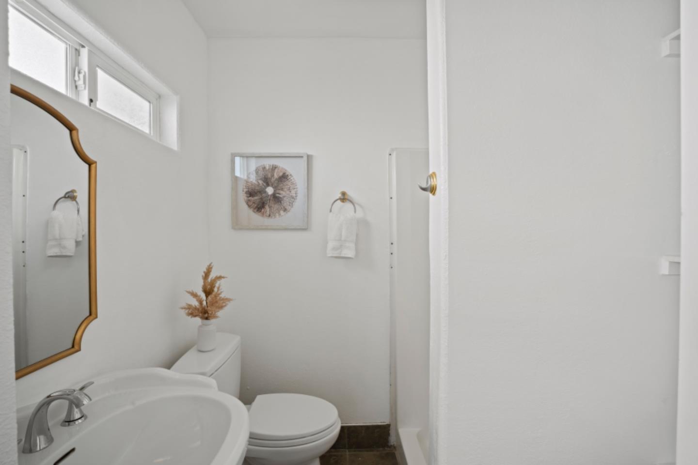 611 Novak DR