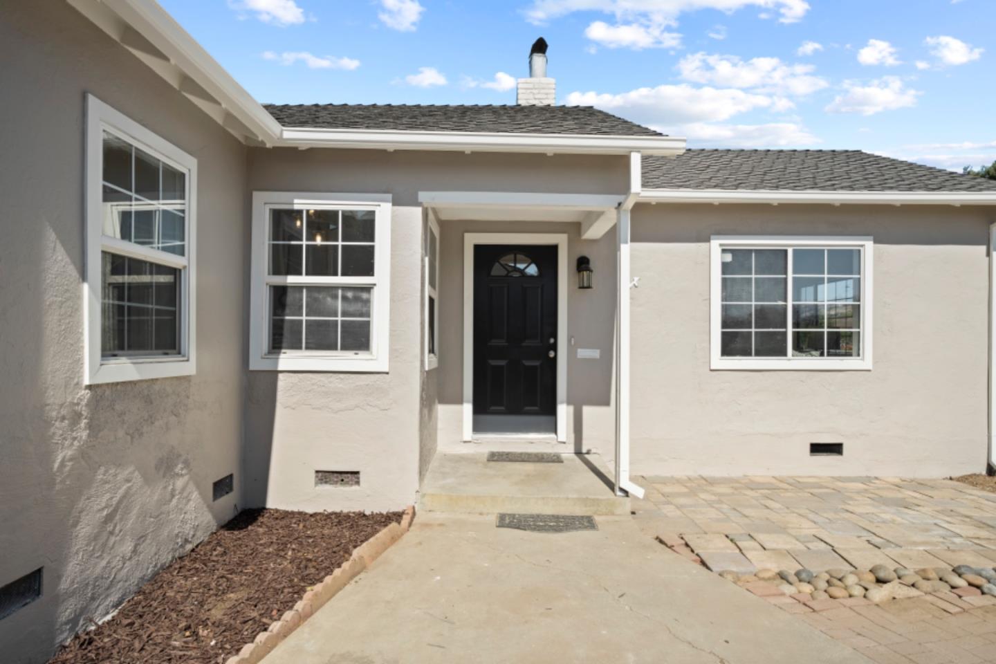 611 Novak DR