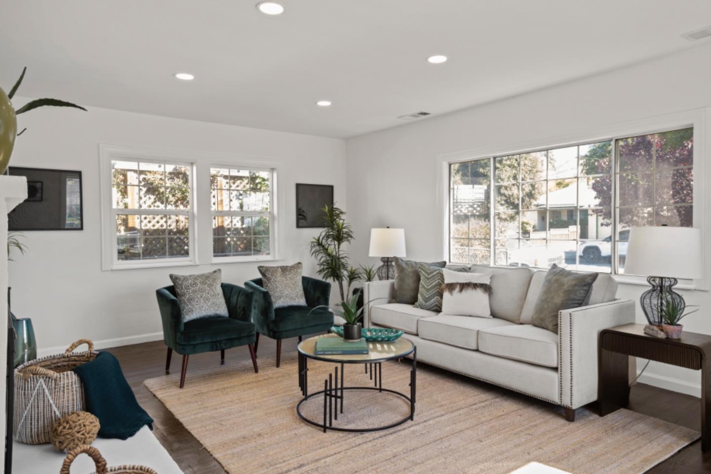 611 Novak DR