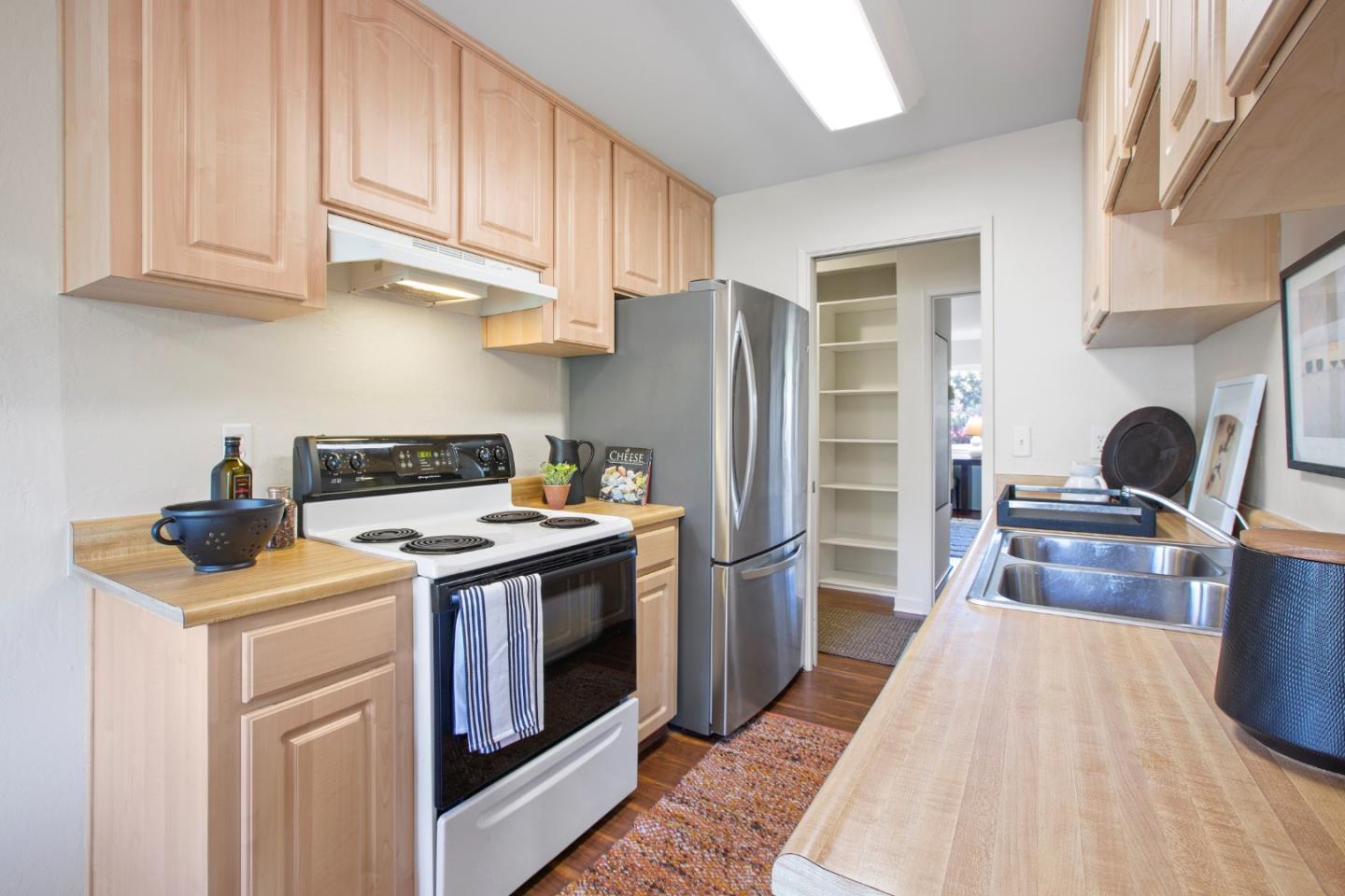 99 E Middlefield RD 24