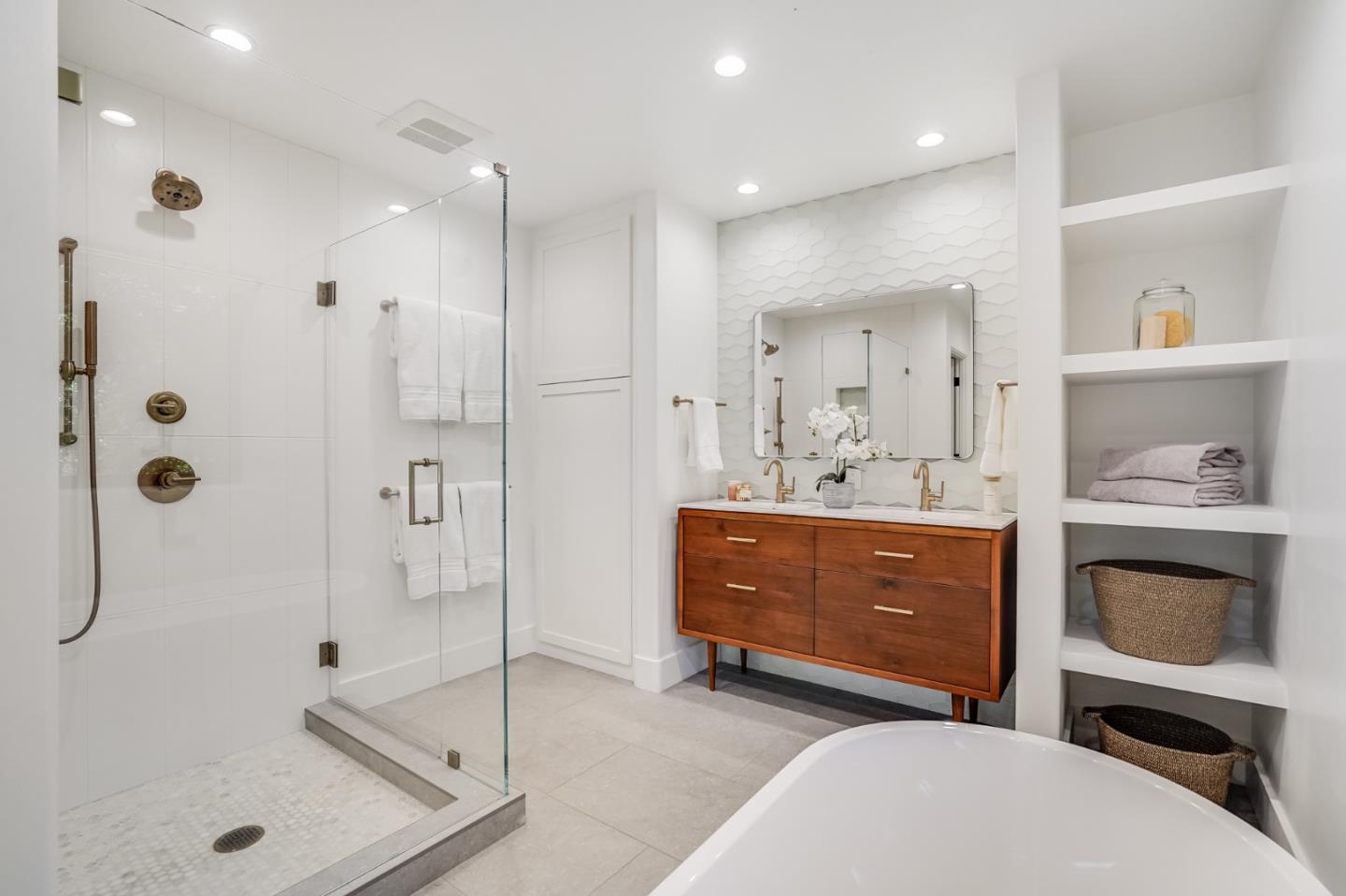 141 Glen Aulin LN