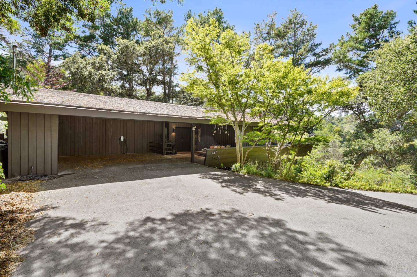 141 Glen Aulin LN