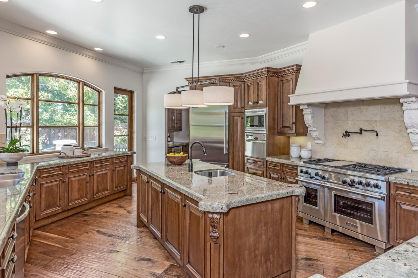 8 Reyna Place