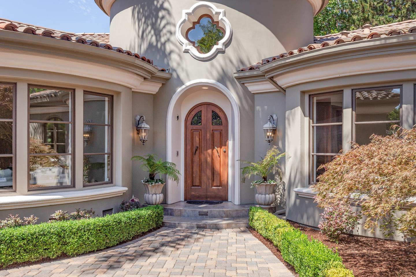 8 Reyna Place