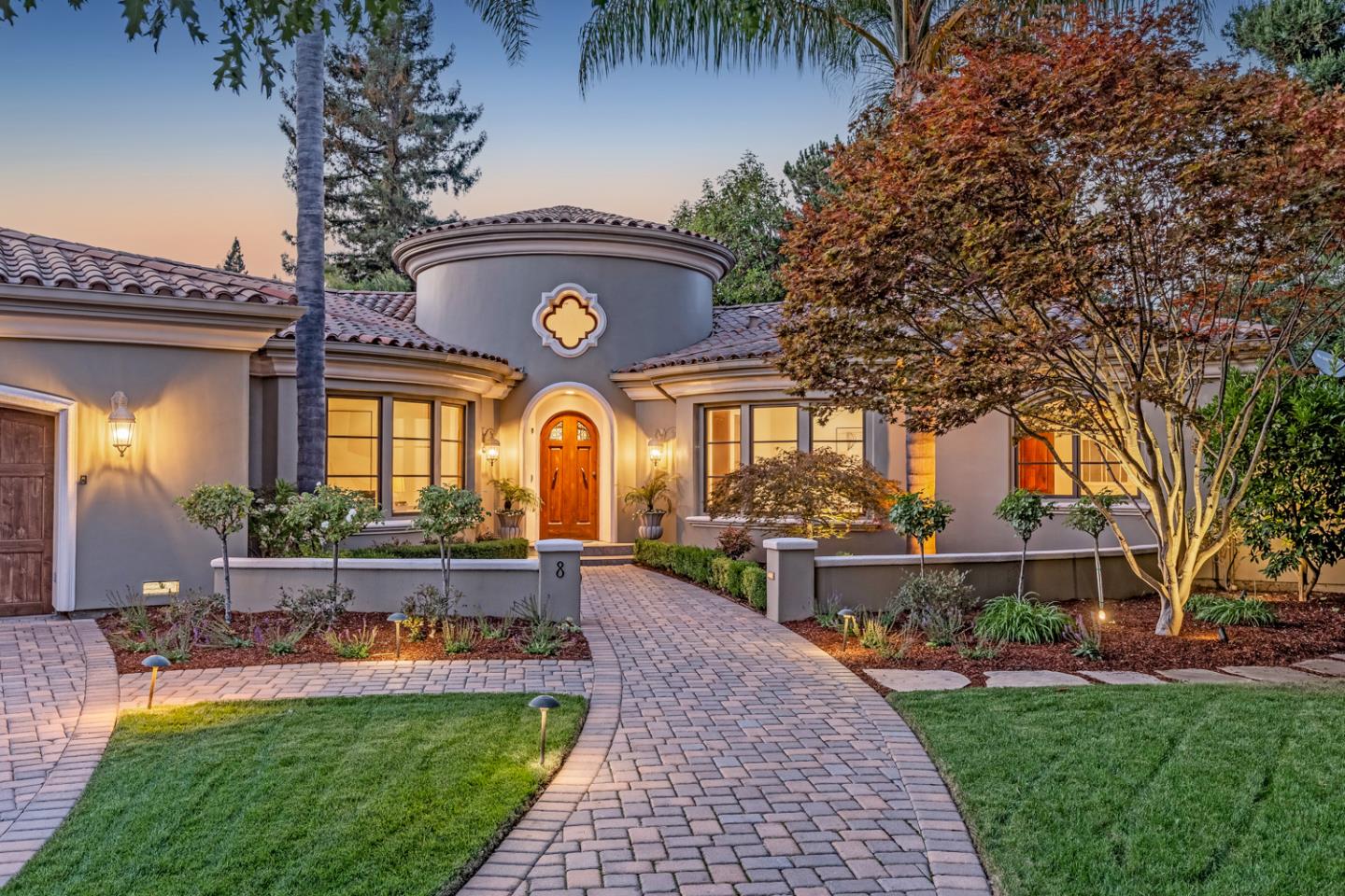 8 Reyna Place