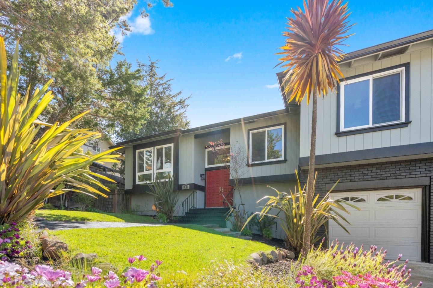 147 Leslie Drive