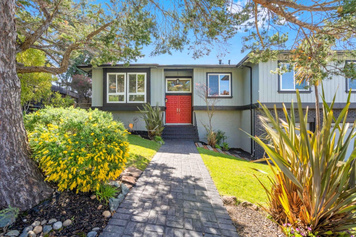 147 Leslie Drive