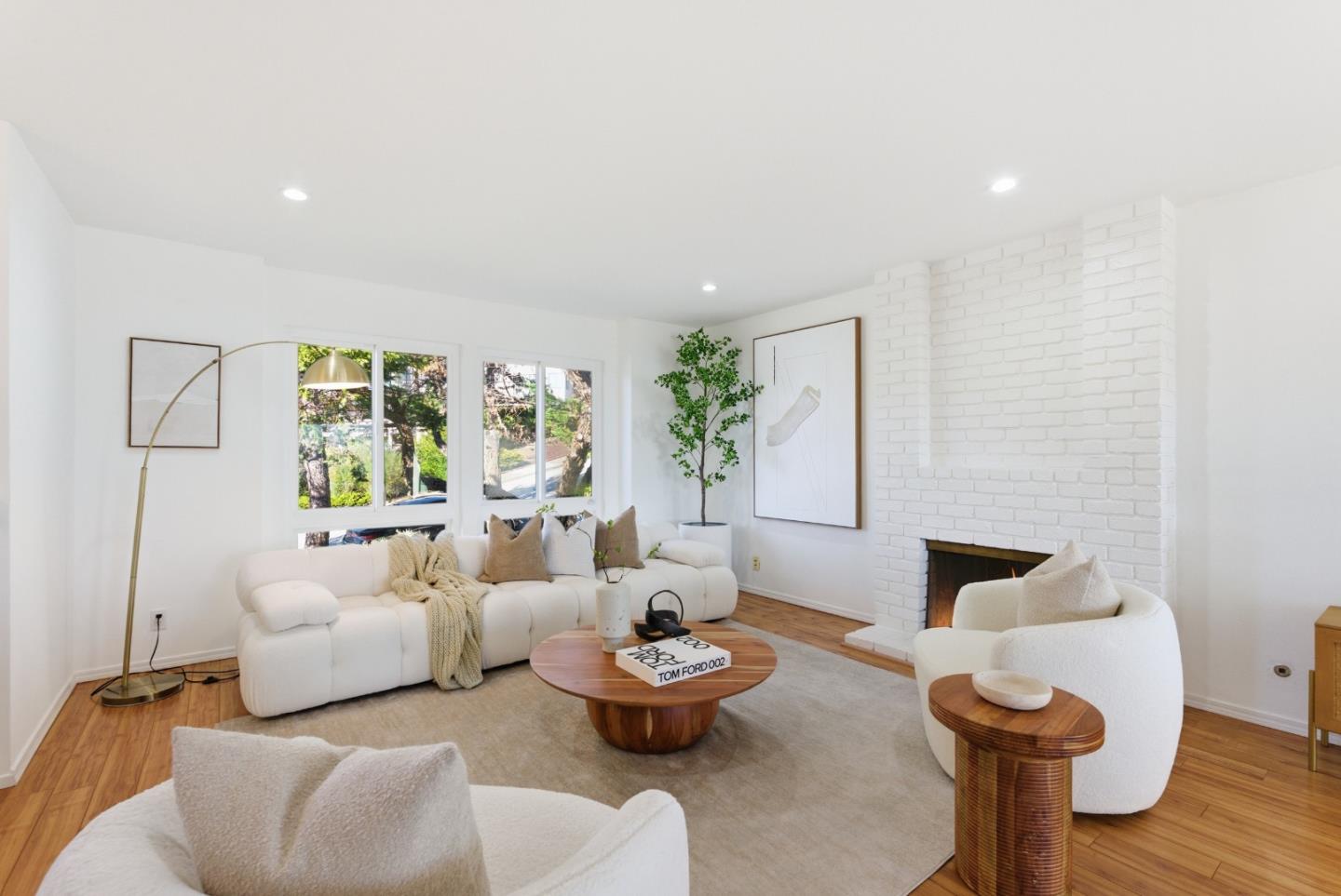 147 Leslie Drive