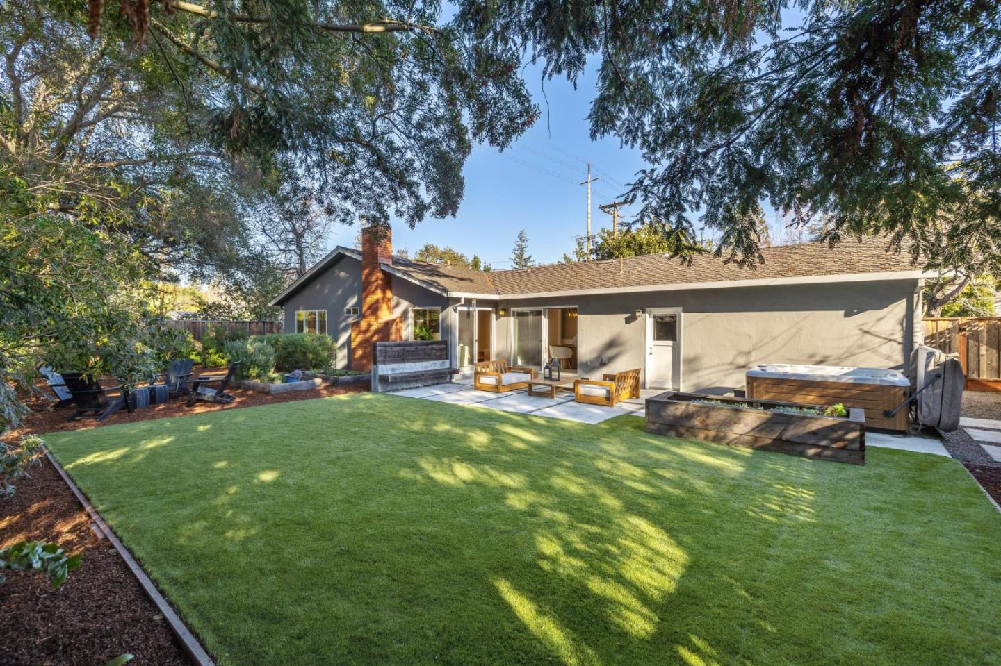 1395 Delfino Way