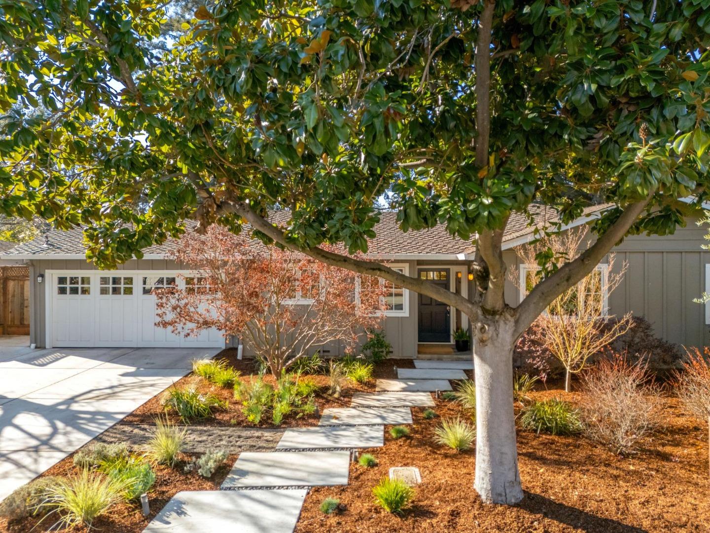 1395 Delfino Way