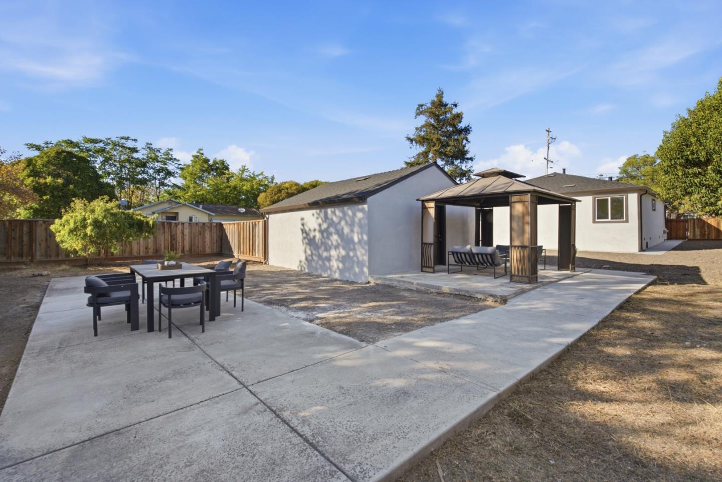 101 Laumer AVE