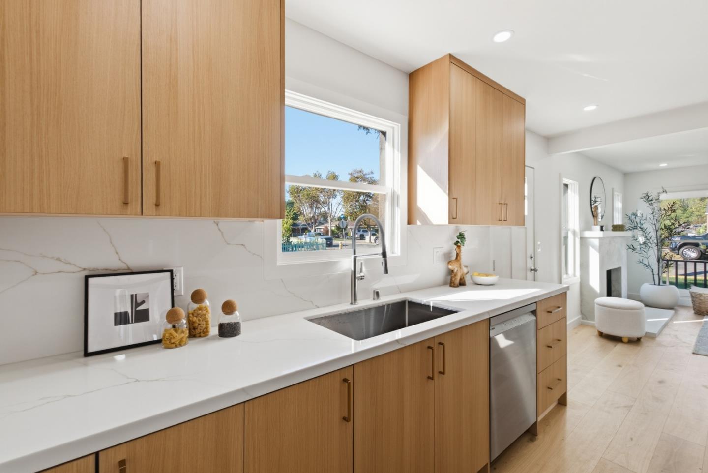 101 Laumer AVE