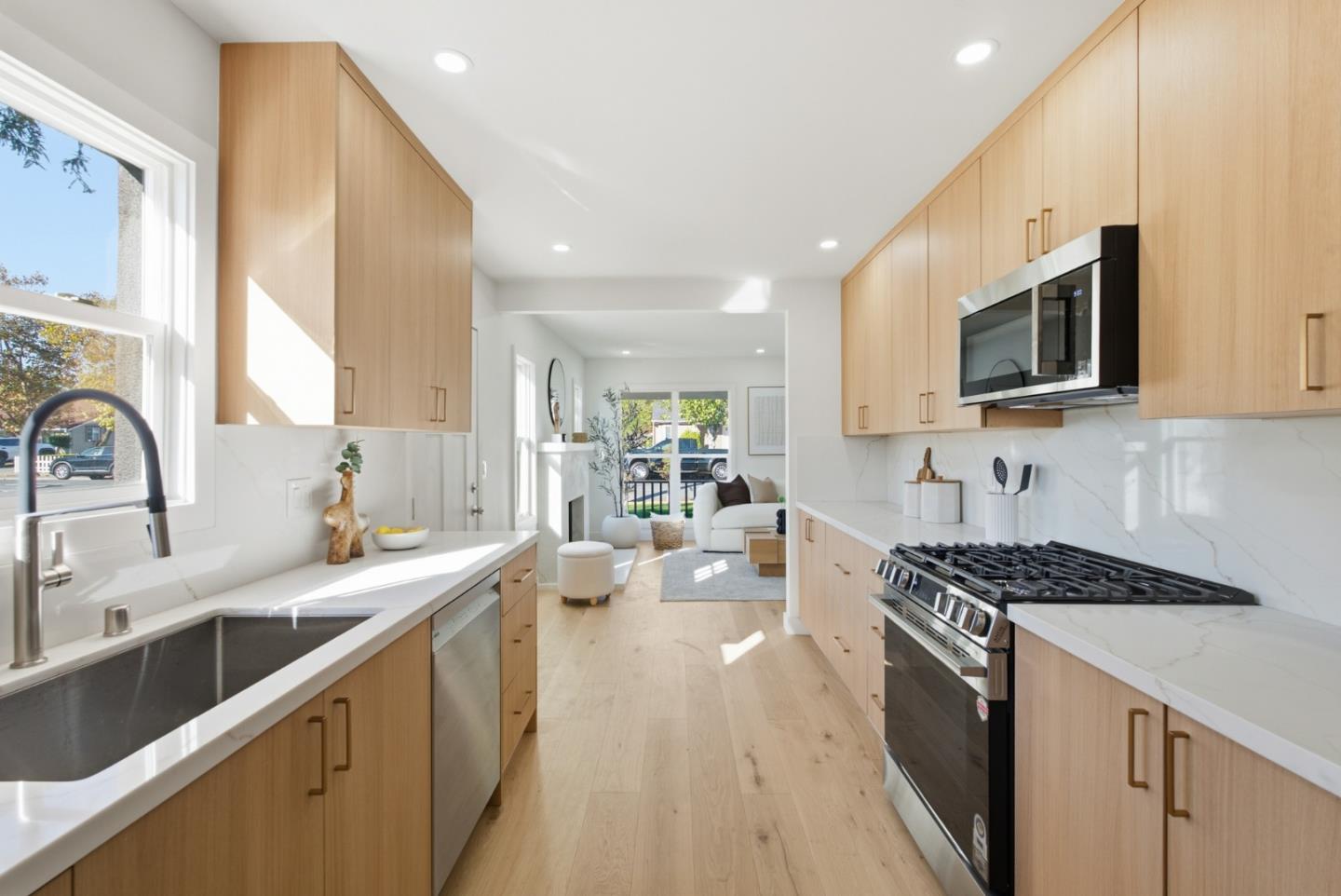 101 Laumer AVE