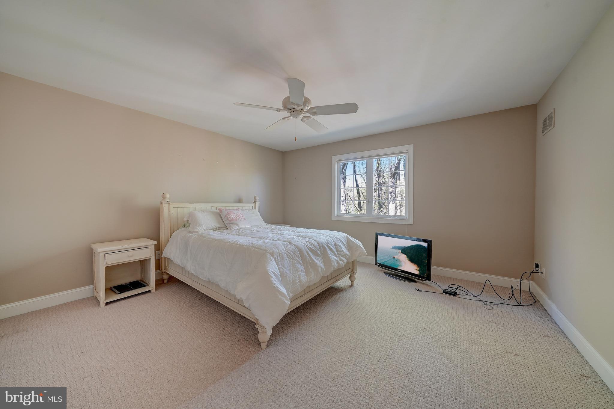 133 Overlook Dr