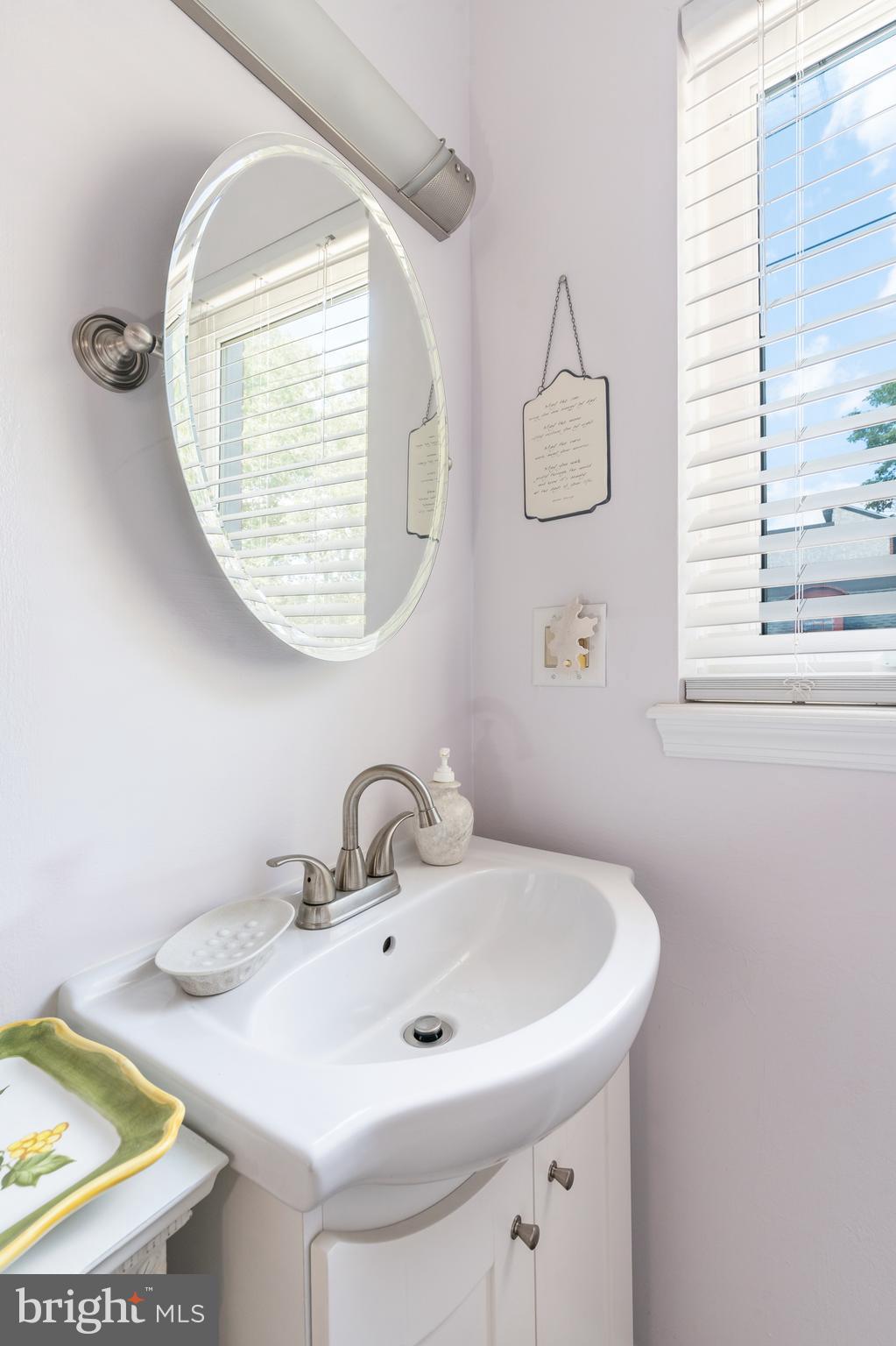 230 Queen STREET Unit: A
